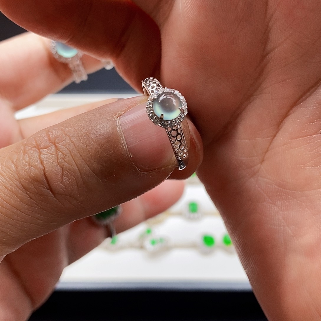 银S925镶嵌戒指翡翠小*，戒指
