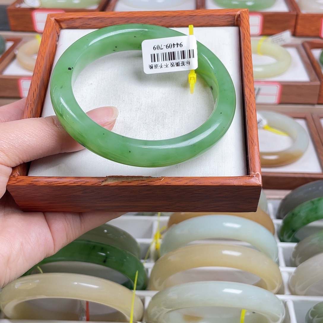 【闪购商品】和田玉未镶嵌手镯