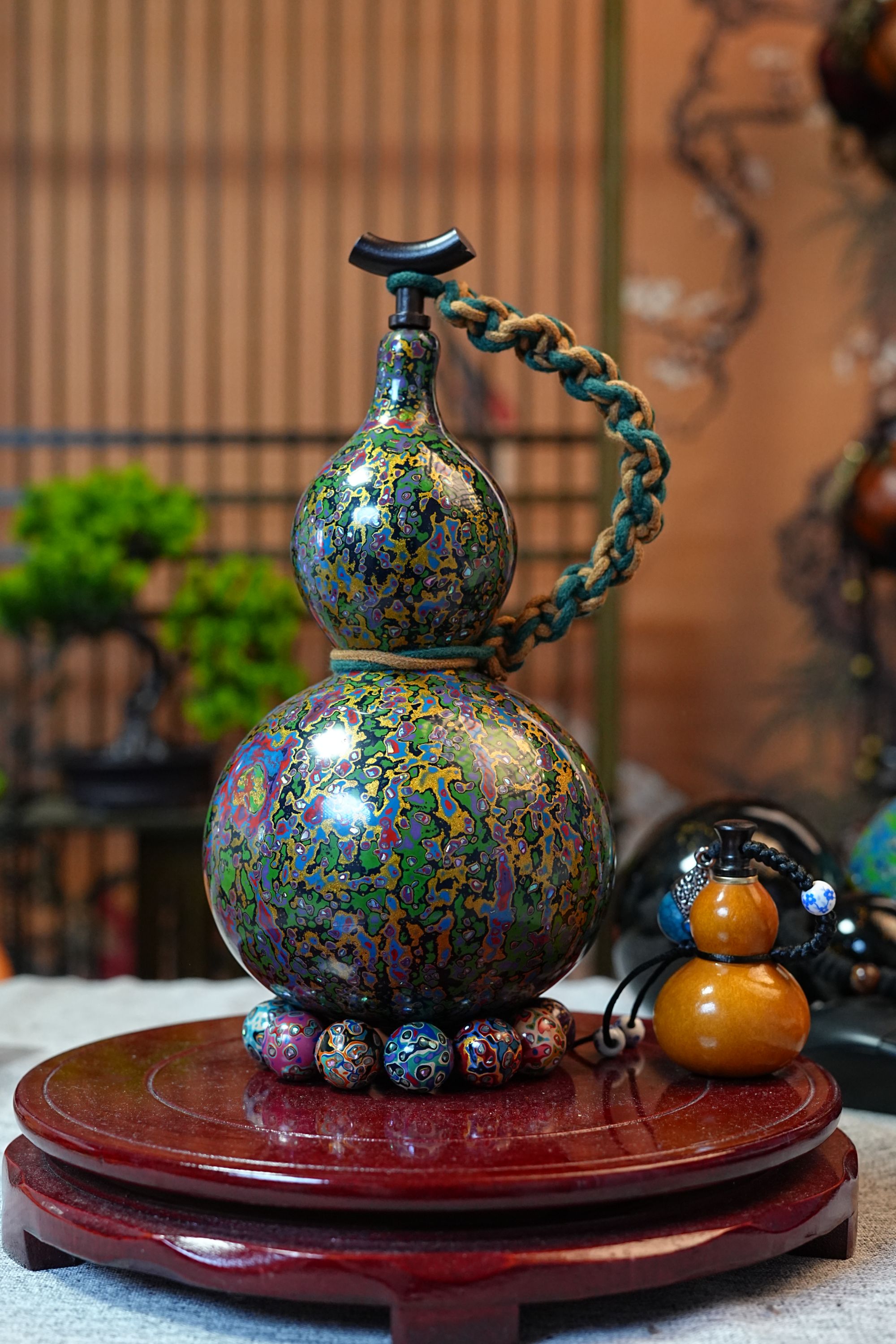 72层漆皮满罗甸工艺大漆酒葫芦摆件-宝瓶器型+底座+开口小葫芦