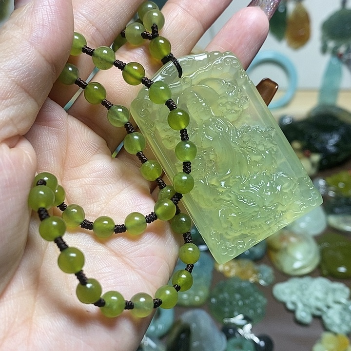 蛇纹石玉吊坠未镶嵌