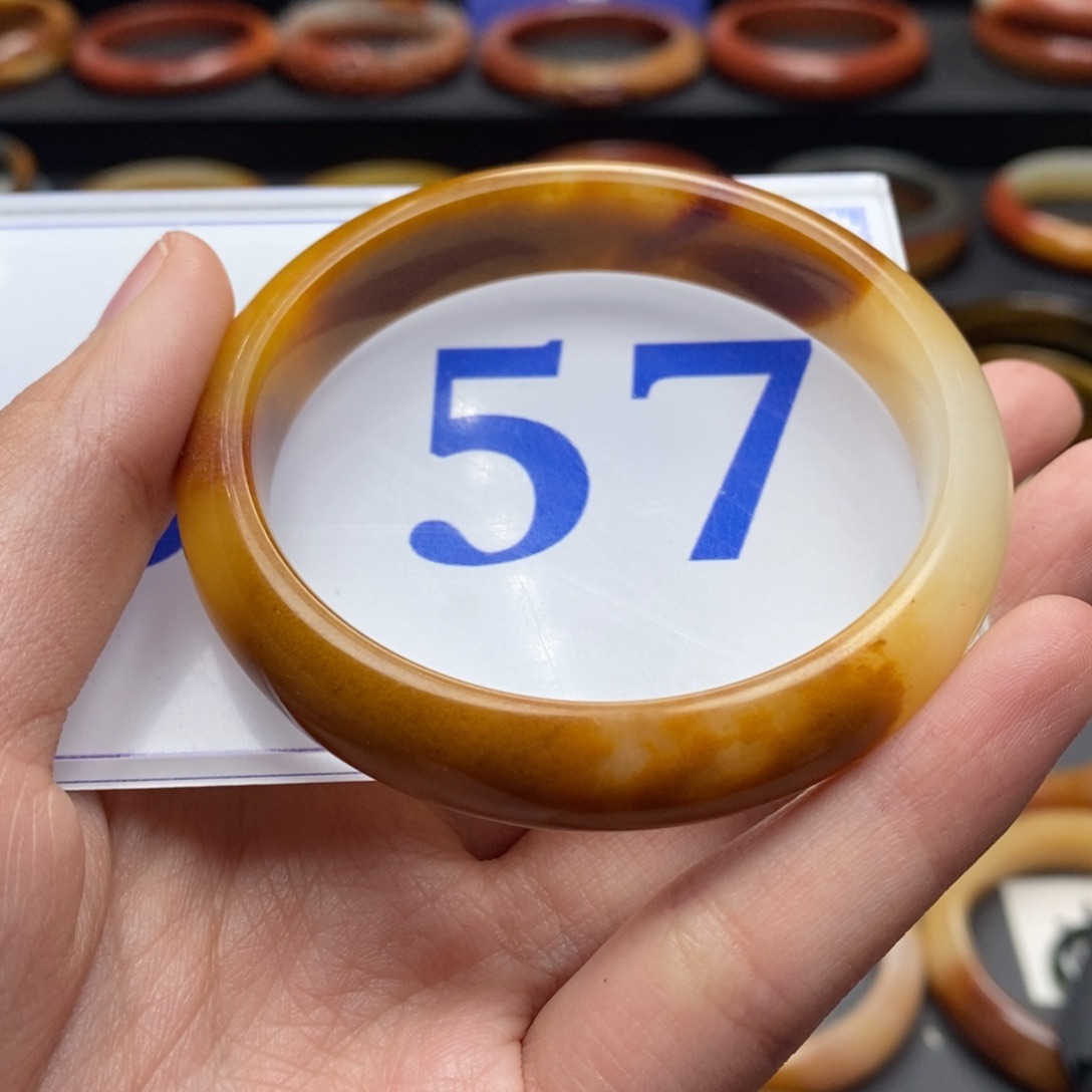 石英质玉（黄龙玉）手镯未镶嵌