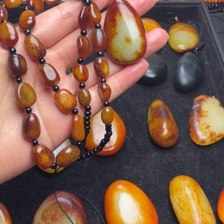 *****和田玉未镶嵌颈饰