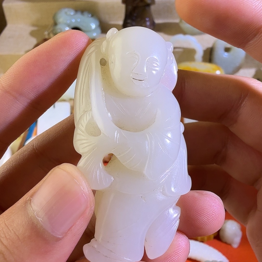 明***心和田玉未镶嵌颈饰