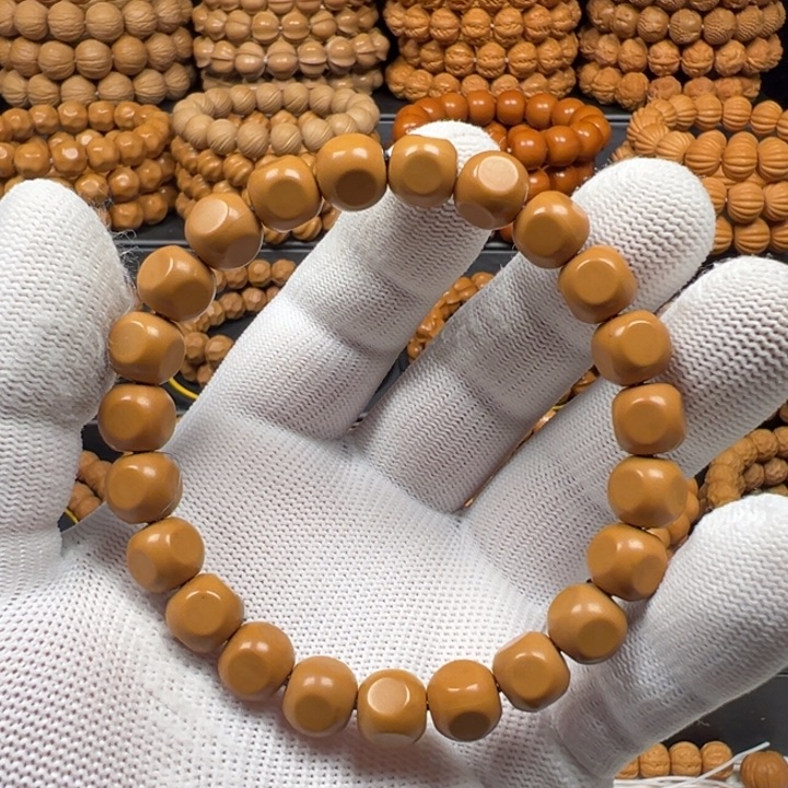 猴头核桃手串A****流微瑕六方