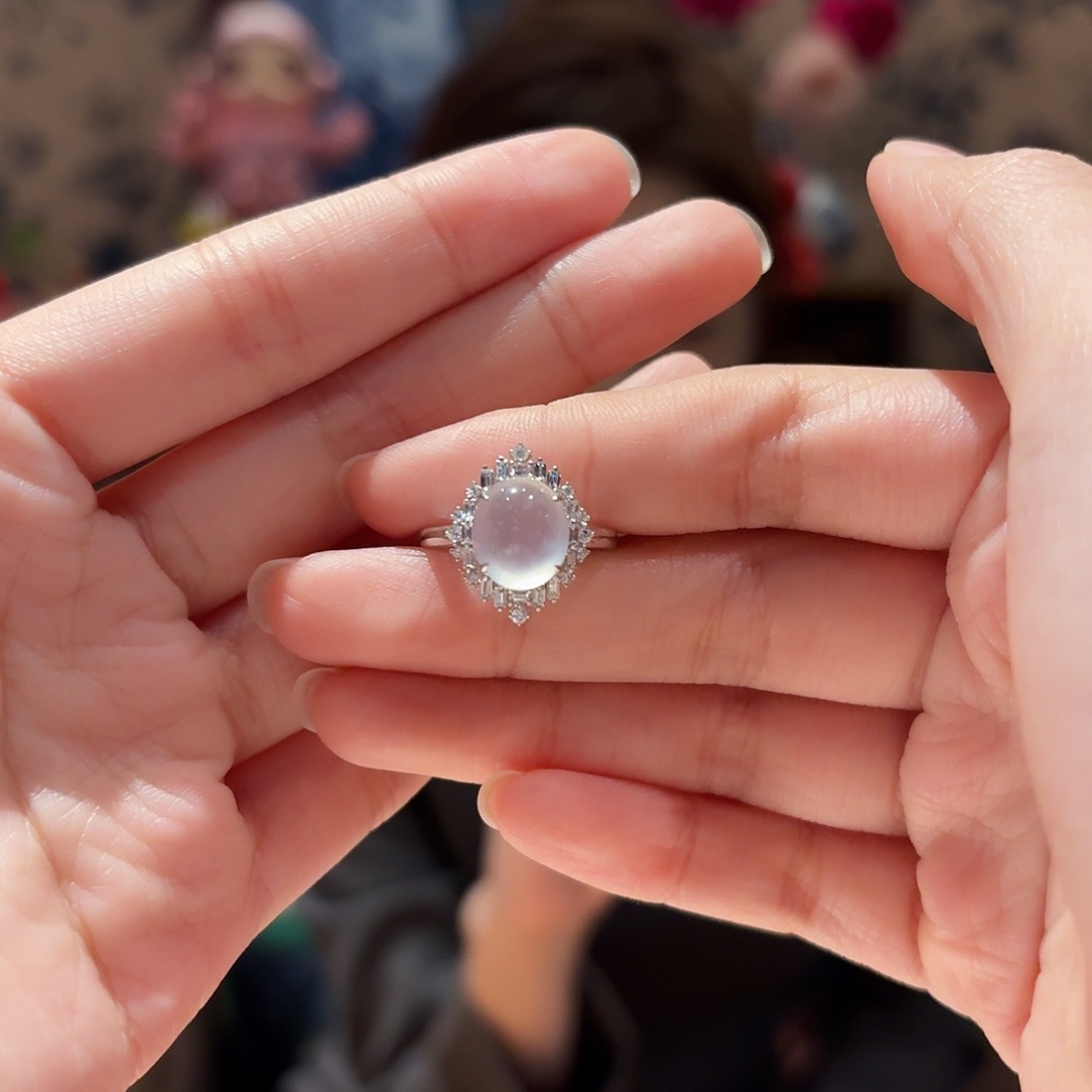 翡翠戒指18K金镶嵌戒指