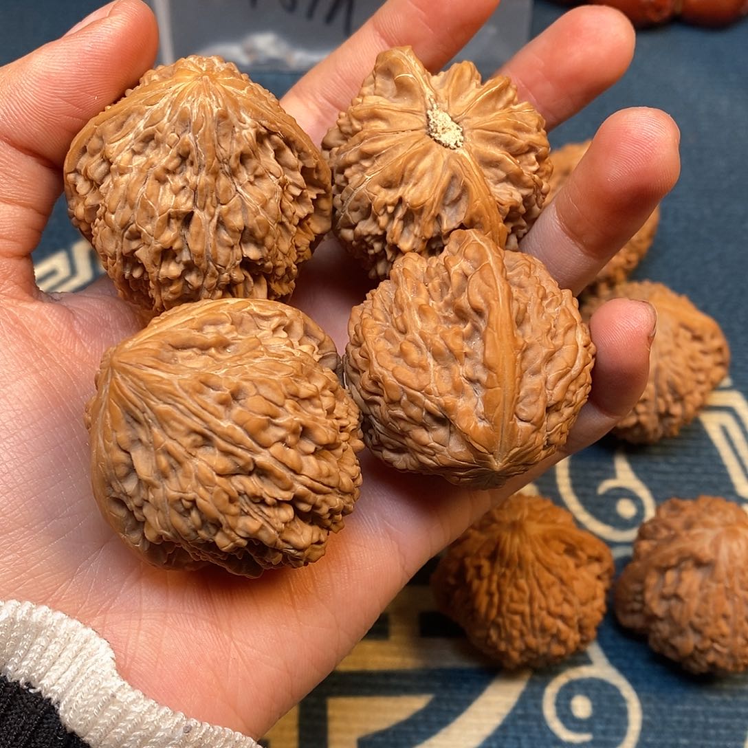 宇***能文玩核桃吊坠新品种