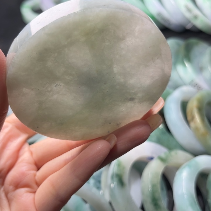 定制翡翠未镶嵌手镯