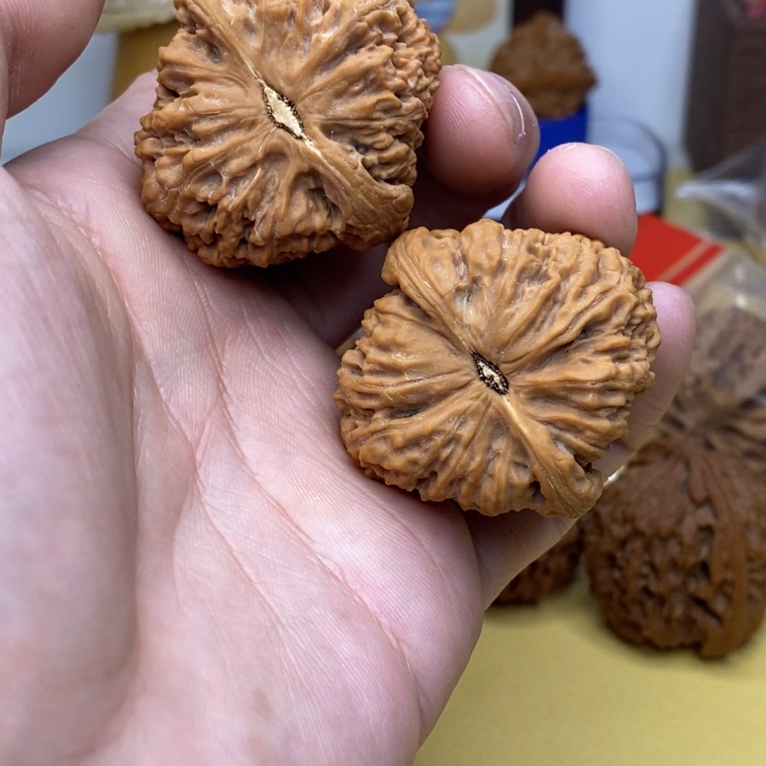伏***吟把件文玩核桃38喜满