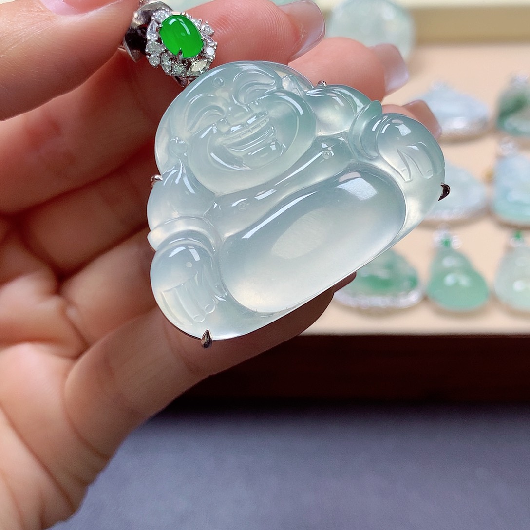 翡翠颈饰18K金镶嵌温*翡翠