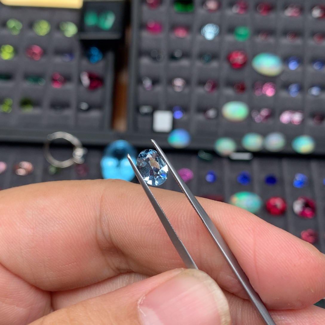 海蓝宝石裸石未镶嵌6×8