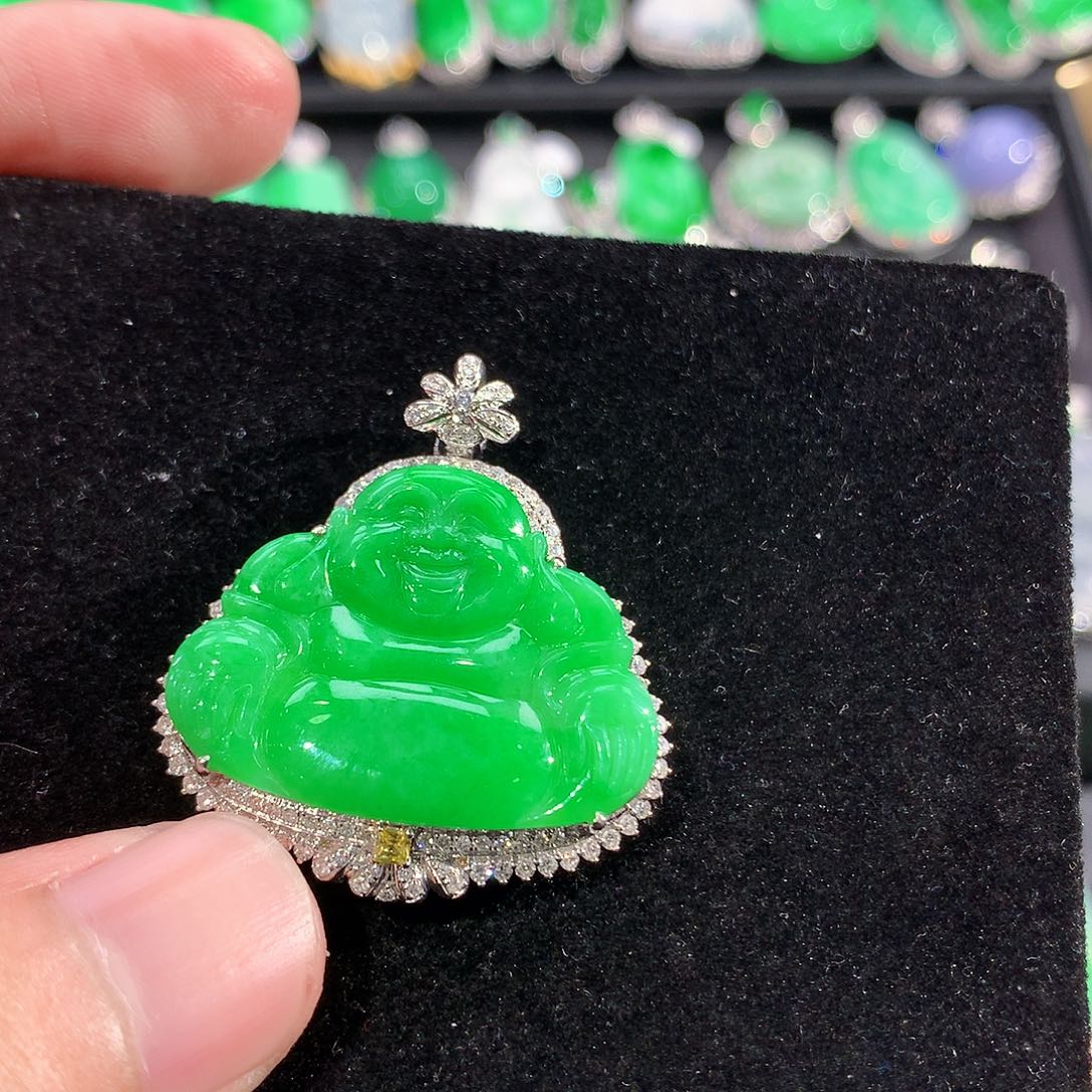 翡翠18K金镶嵌颈饰