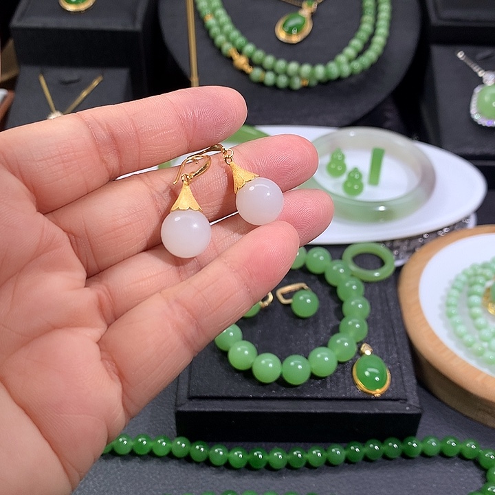 银S925镶嵌和田玉耳饰