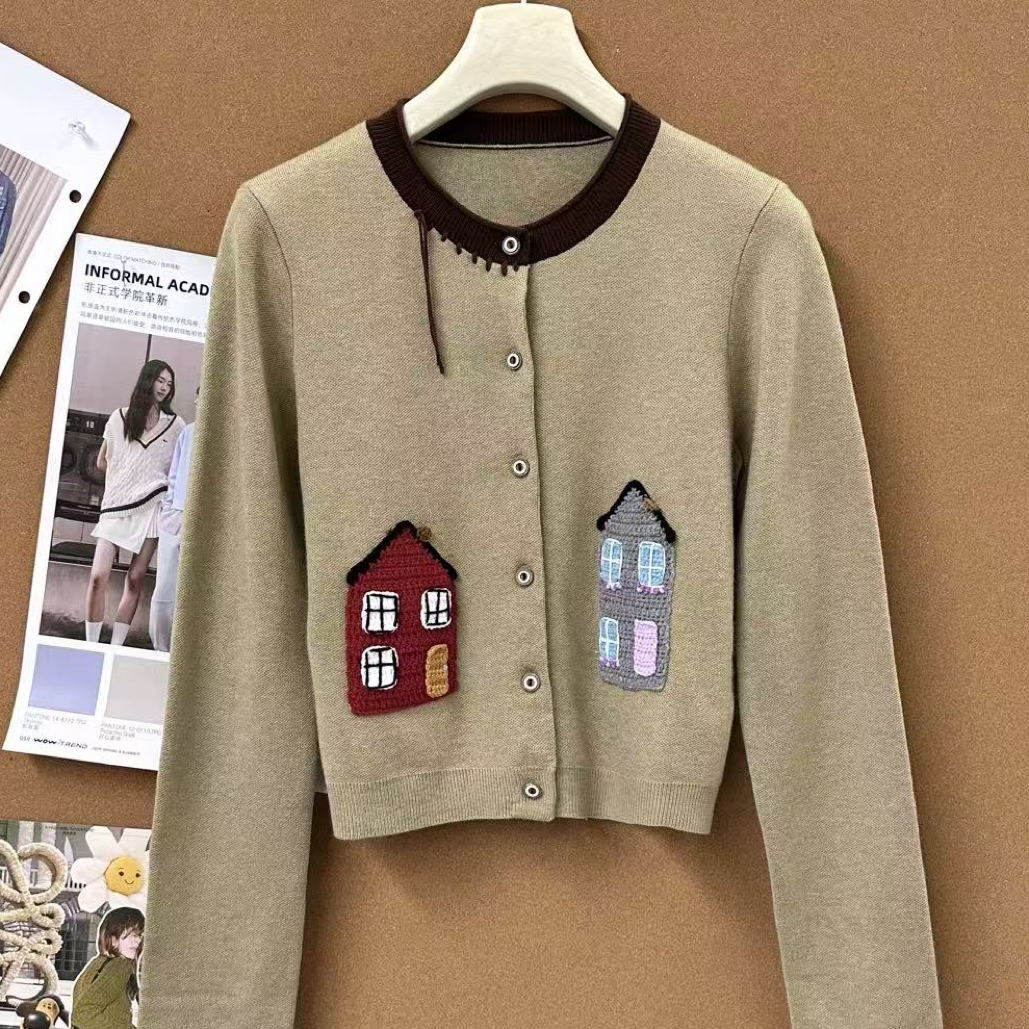 6114刺绣小房子圆领针织打底衫