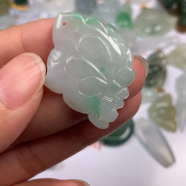 翡翠未镶嵌颈饰翡翠