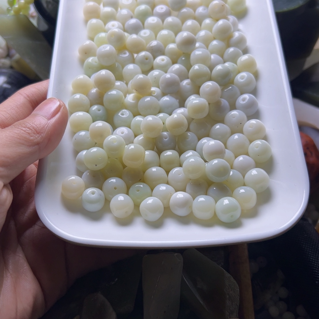 和田玉（糖玉）未镶嵌挂件