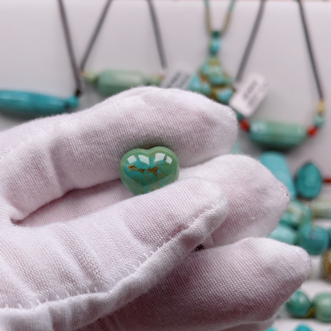 绿松石未镶嵌摆件