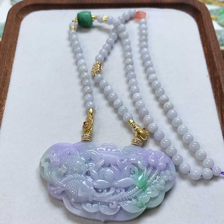 翡翠颈饰未镶嵌吊坠