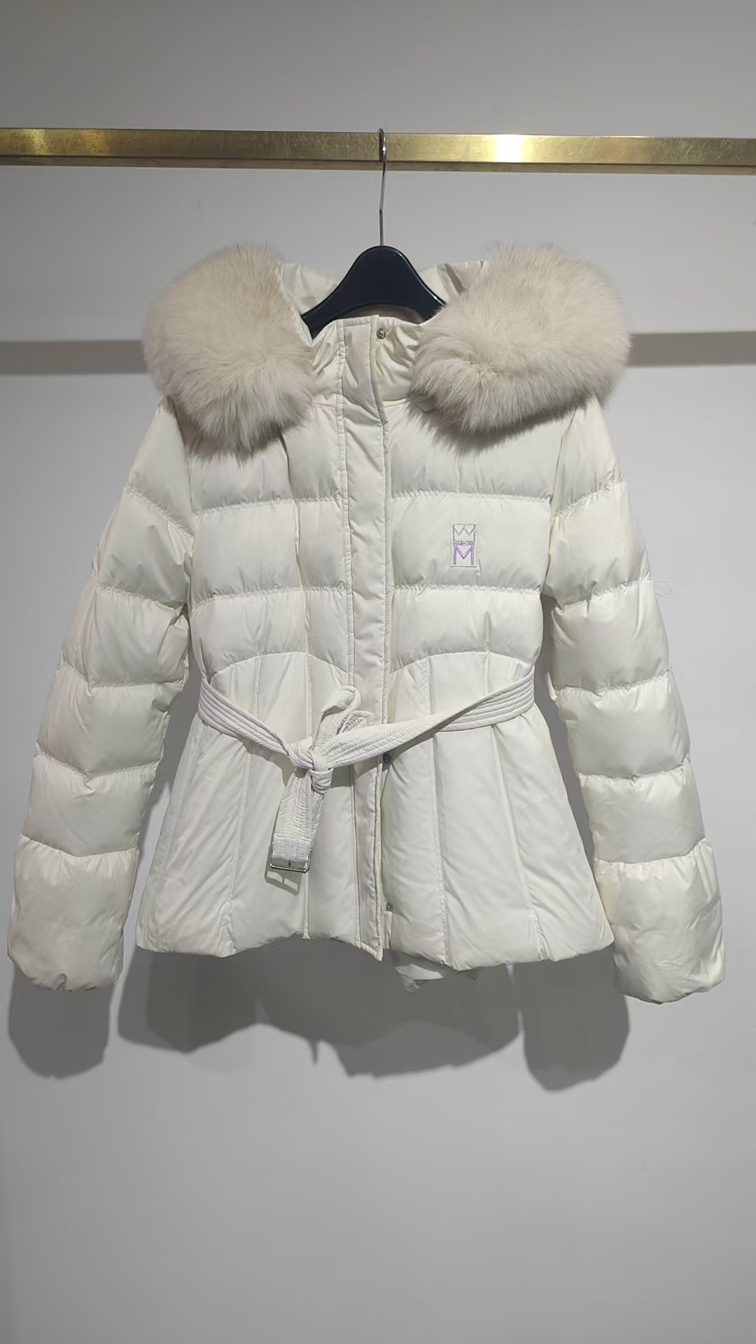 合格品法式拉链千金风厚款短款简约休闲女装