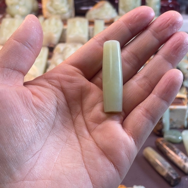 沙***姥岫岩老玉（透闪石质玉）未镶嵌颈饰