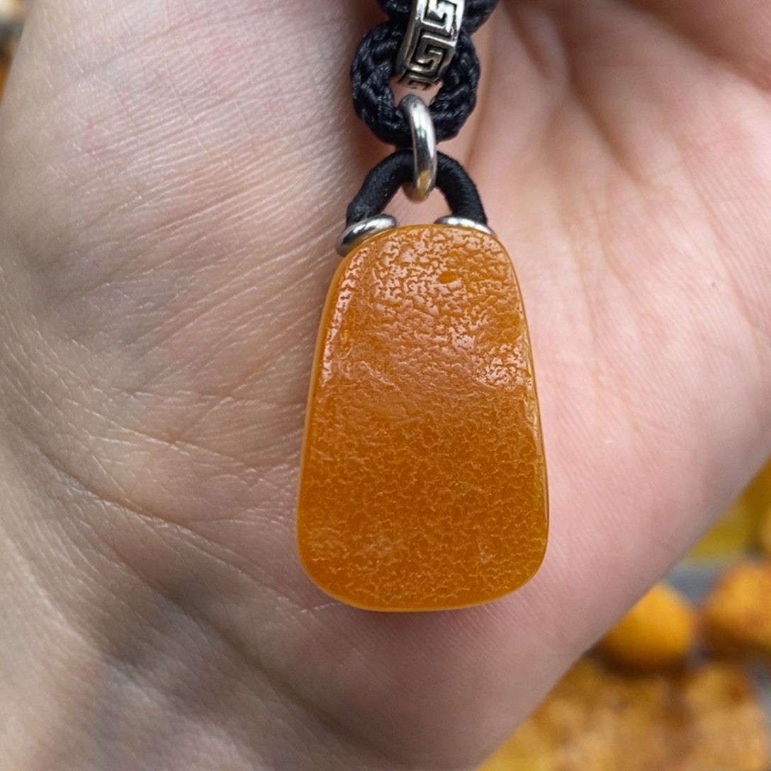 琥珀吊坠(赠链)未镶嵌