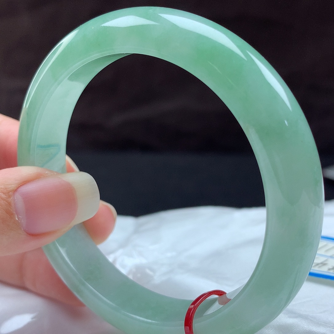 翡翠手镯未镶嵌黄**女96115，