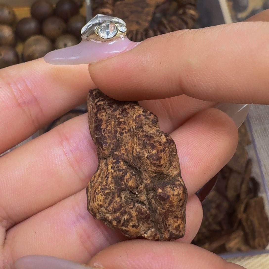 沉香吊坠越南惠安红土