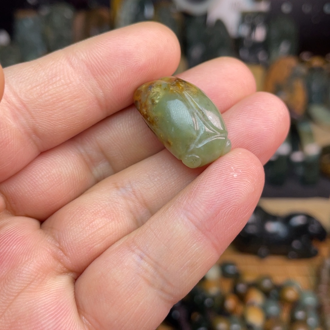 岫岩河磨玉（透闪石质玉）未镶嵌颈饰