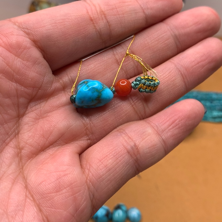 绿松石原矿未镶嵌D****?