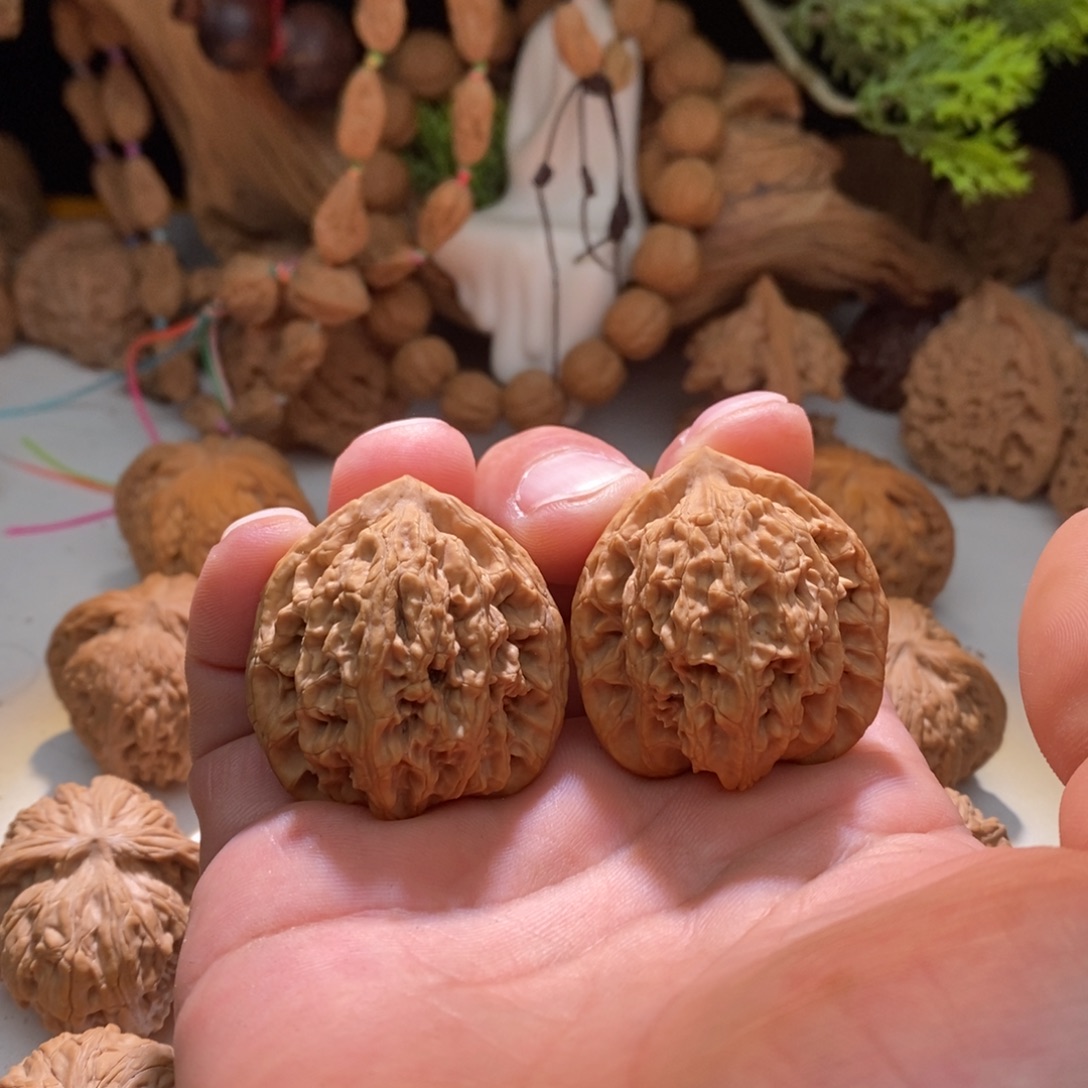 文玩核桃把件盘龙虎头38