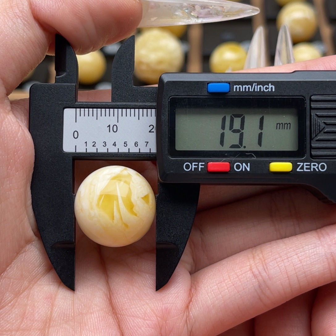 庞***学琥珀未镶嵌裸石蜜蜡圆珠静