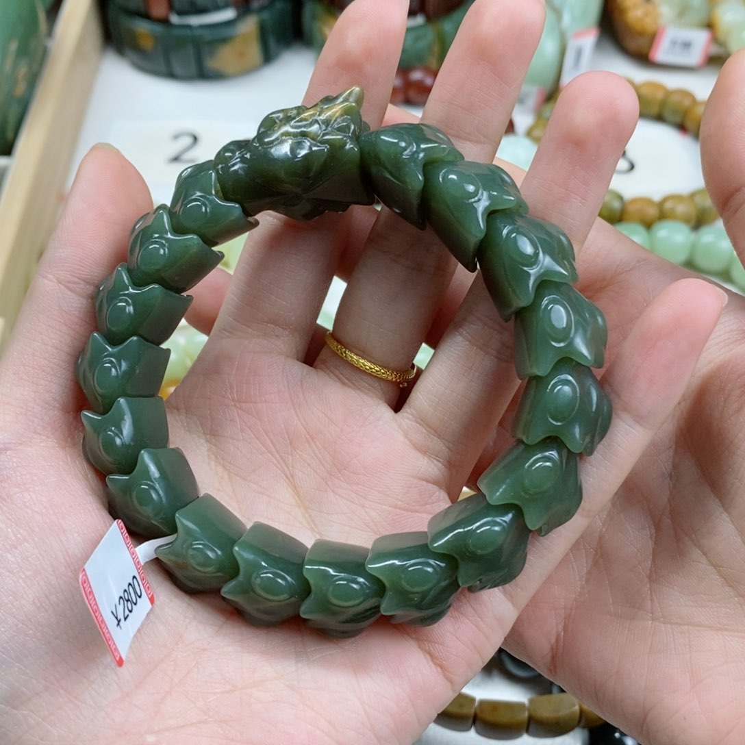 透闪石质玉手串未镶嵌张*乐