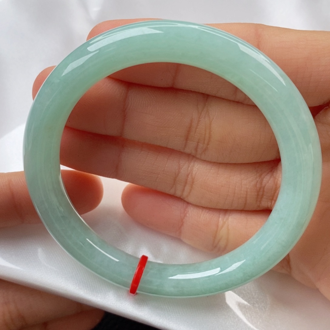 翡翠手镯（圆镯）未镶嵌