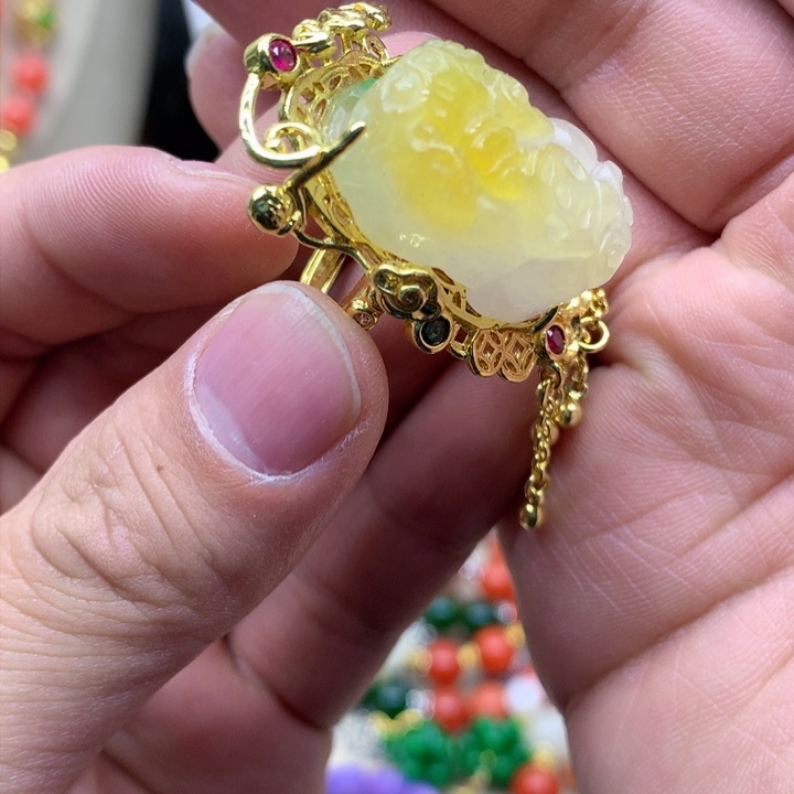 翡翠颈饰未镶嵌吊坠规格