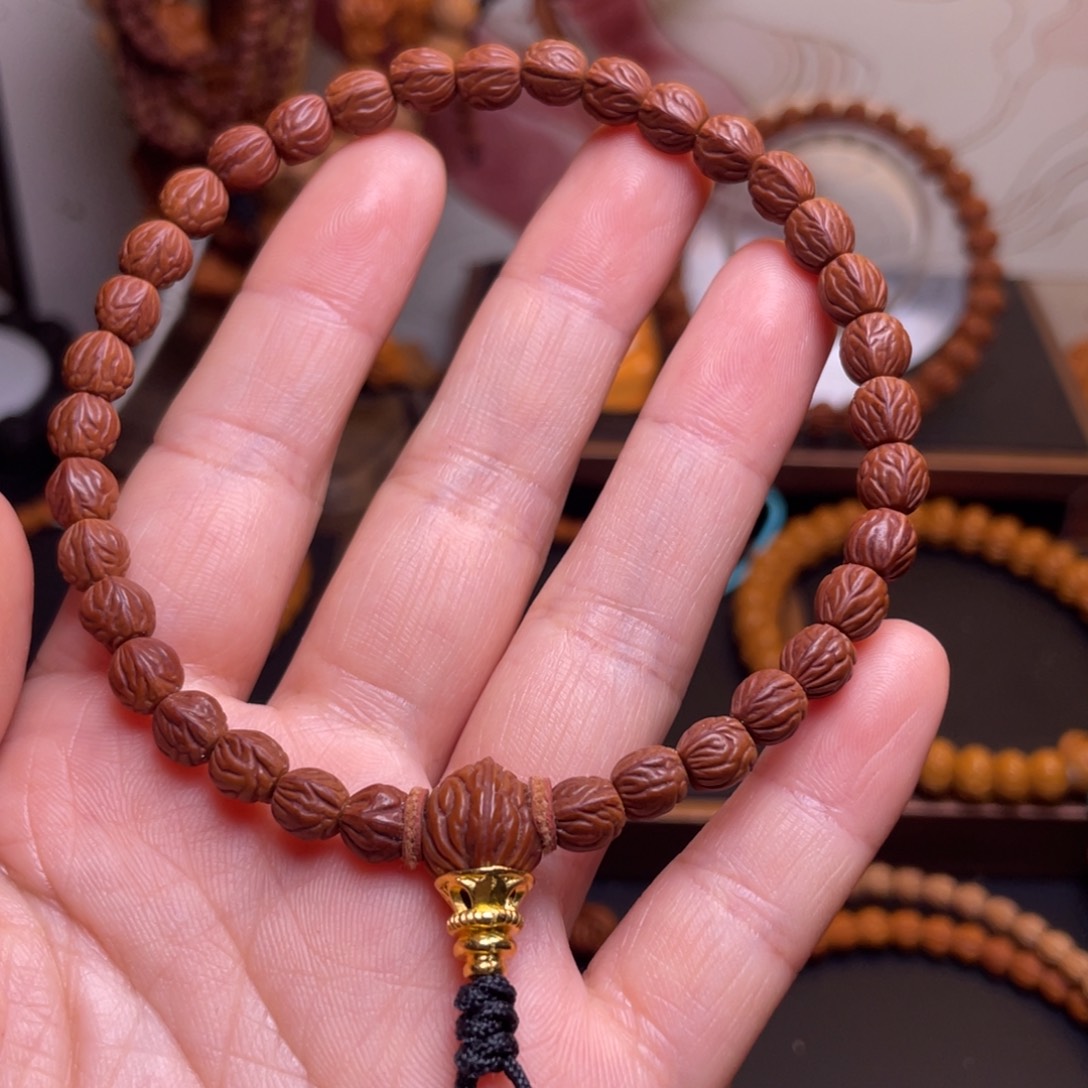 周***军吊坠桃核龙文桃核