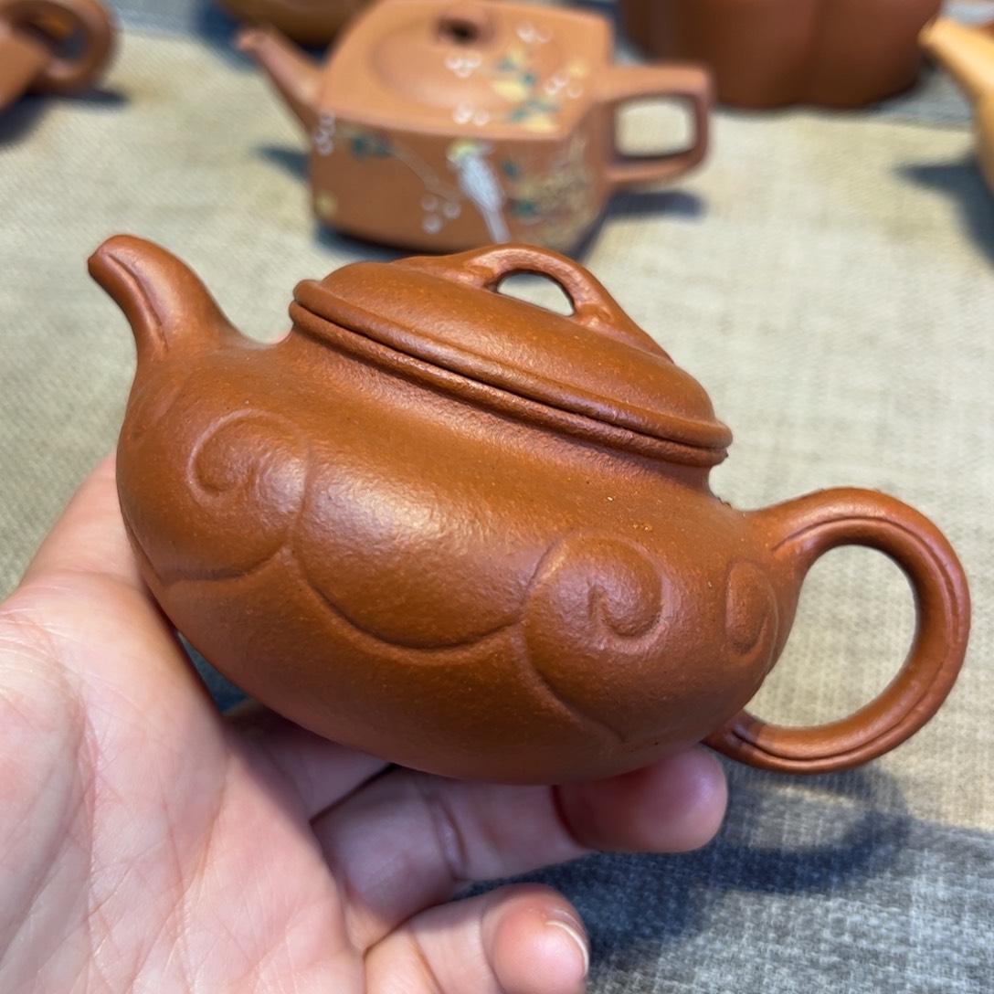 容量150毫升，如意仿古，红降坡