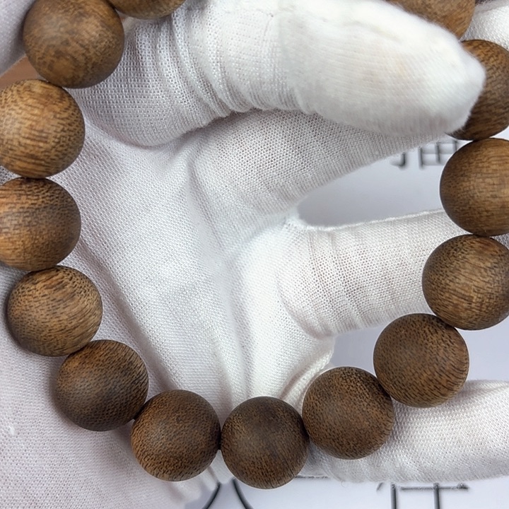 沉香手串芽庄1.4树心油