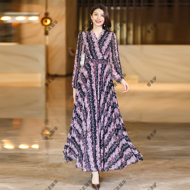 28A-286长袖V领花色大摆连衣裙修身显瘦气质简约度假沙滩长裙