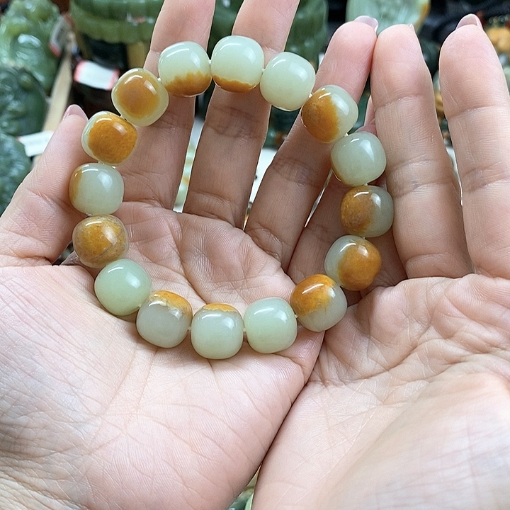 未镶嵌手链和田玉豆**?