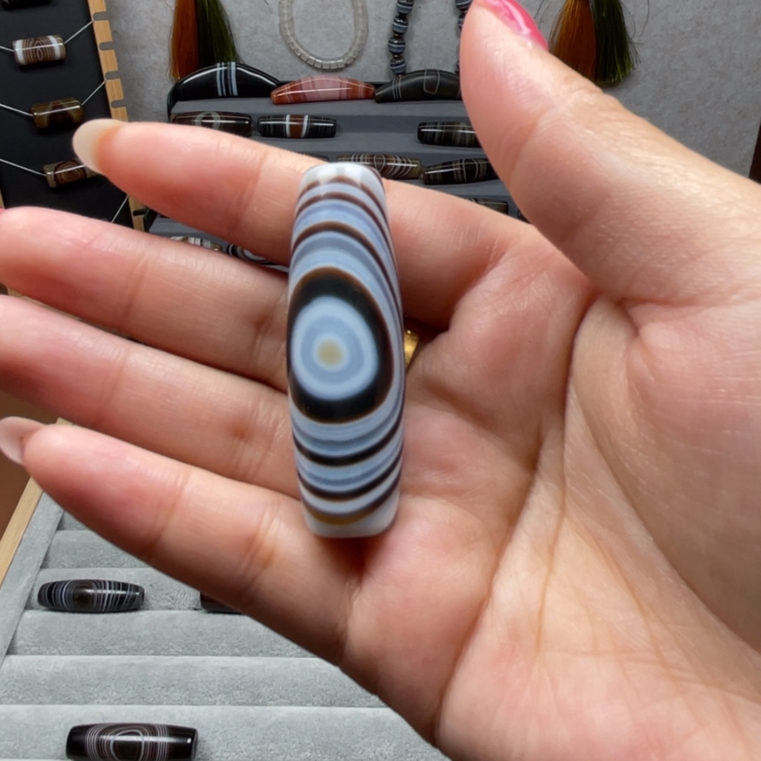 黑***豹玛瑙/玉髓未镶嵌颈饰