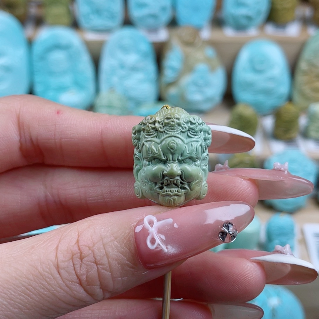 绿松石未镶嵌珠宝奇石