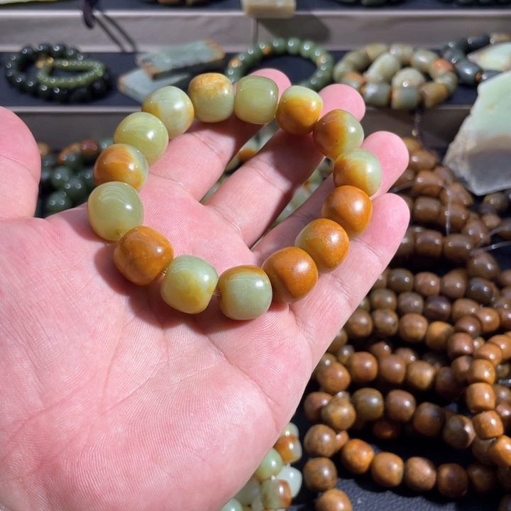 透闪石质玉手串未镶嵌?****?