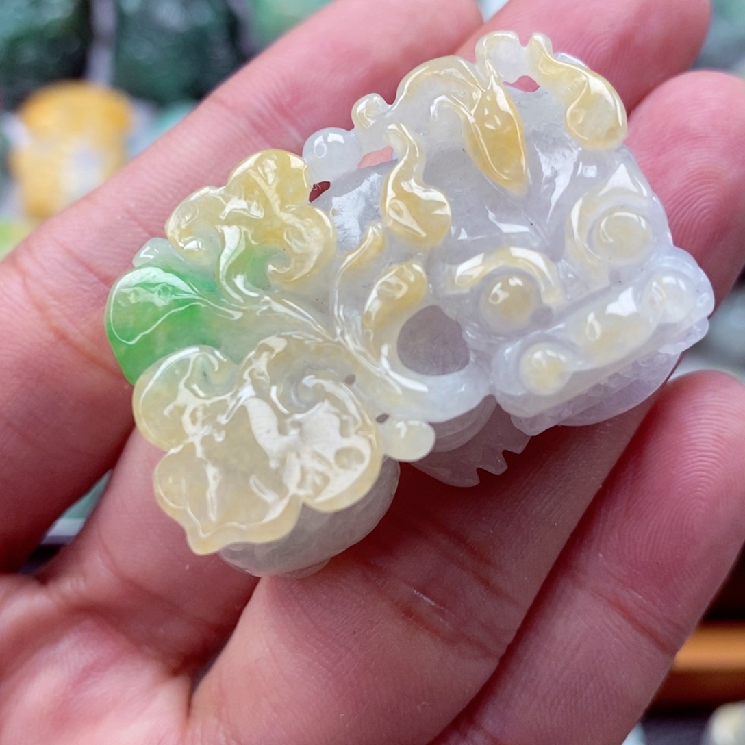 翡翠颈饰未镶嵌翡翠