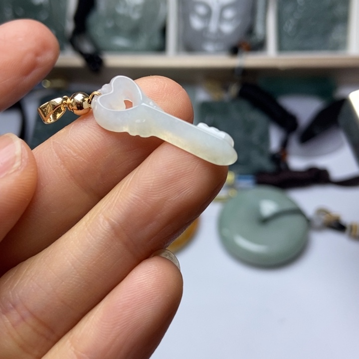 翡翠未镶嵌挂件翡翠