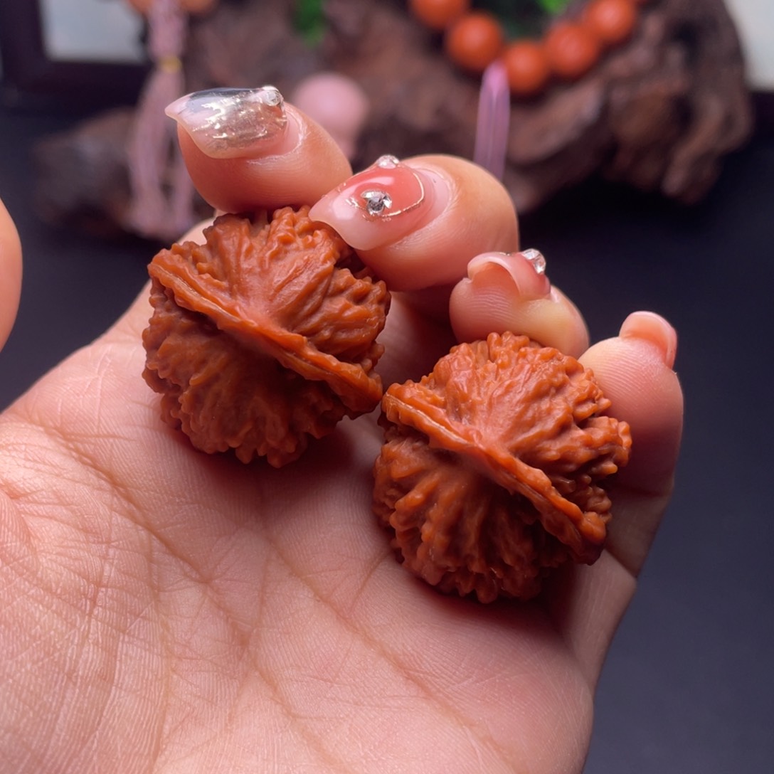 文玩核桃手串灯笼