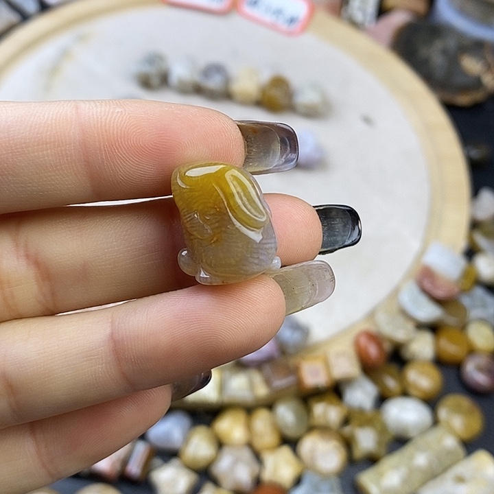 针钠钙石（海纹石）未镶嵌颈饰6