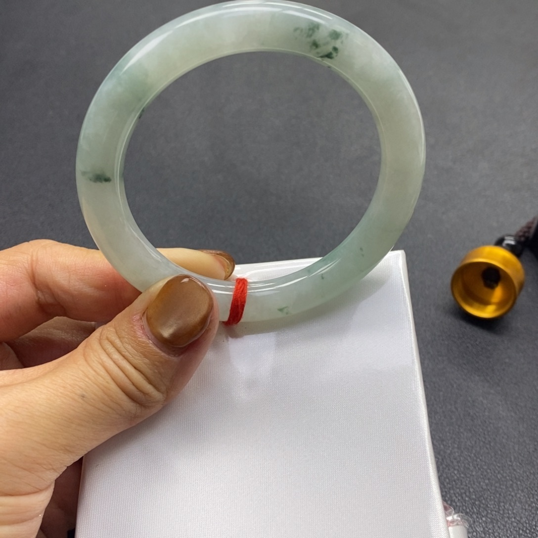 翡翠未镶嵌手镯手镯