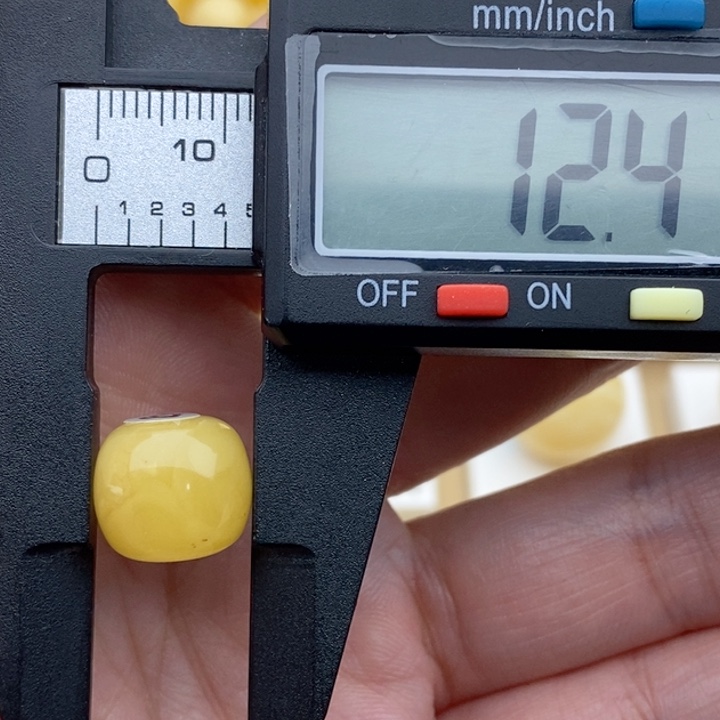 未镶嵌琥珀裸石微瑕老型