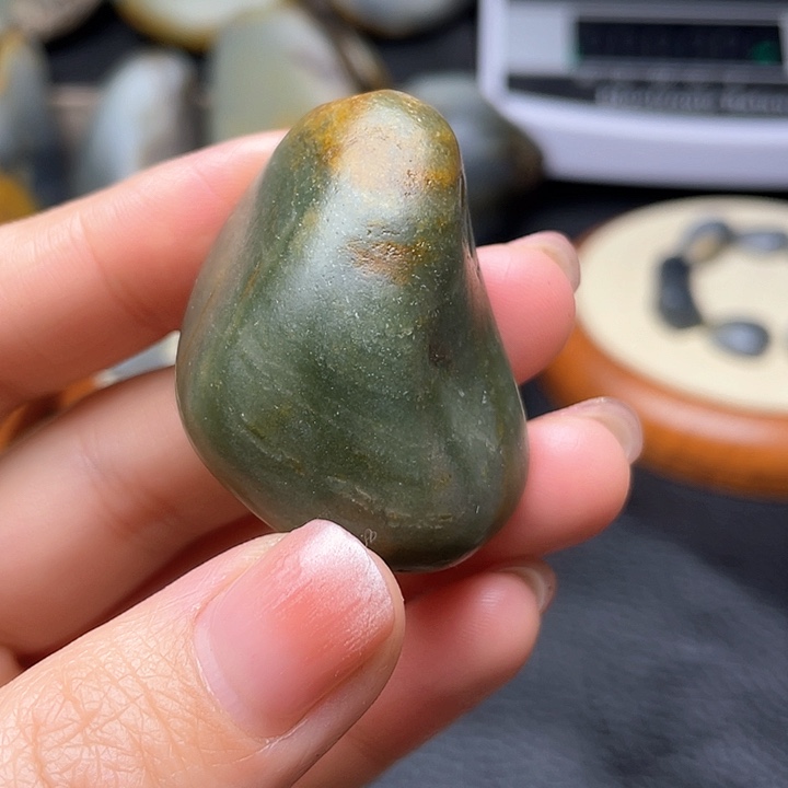 和田玉颈饰未镶嵌15
