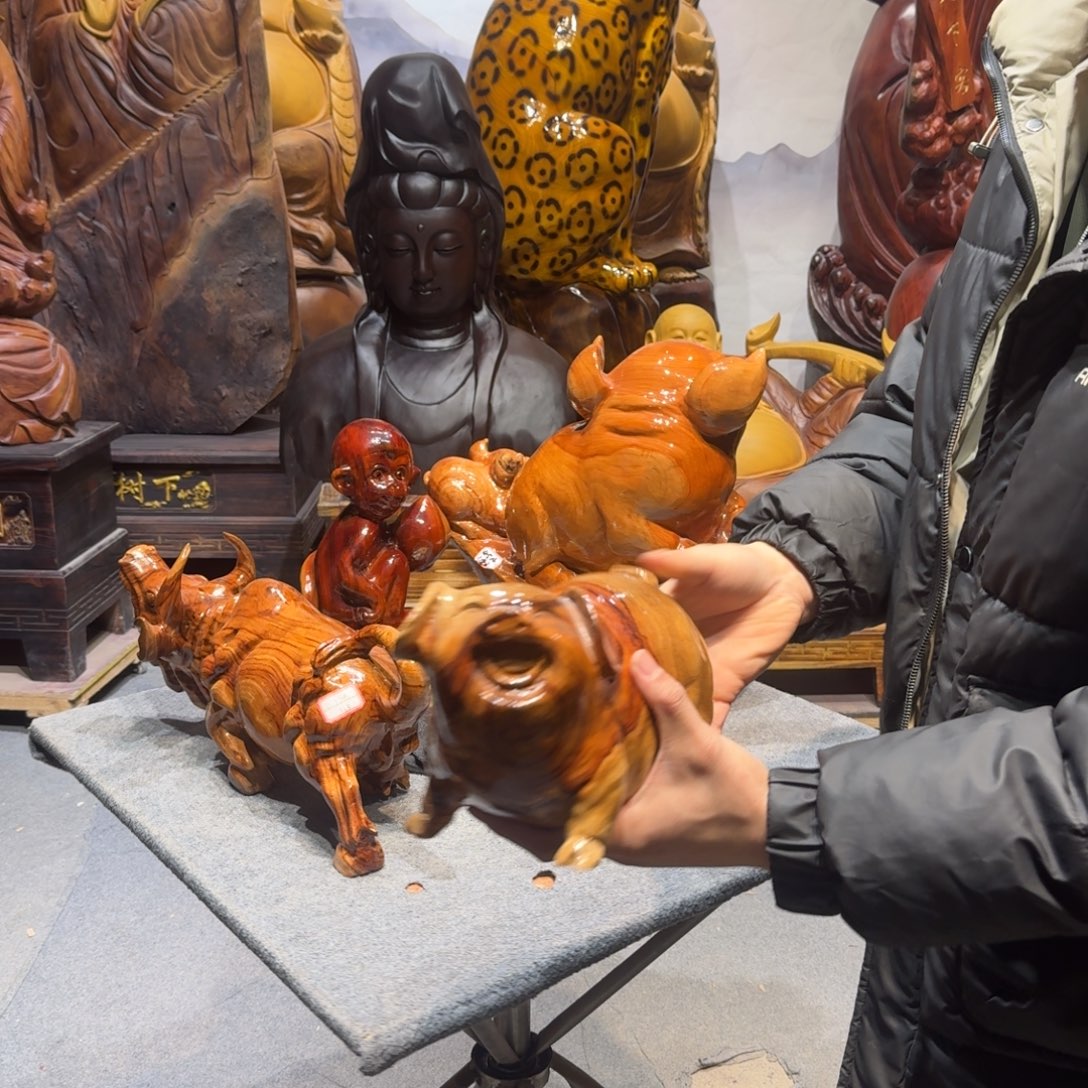 张***宴香樟木香樟木福猪一个