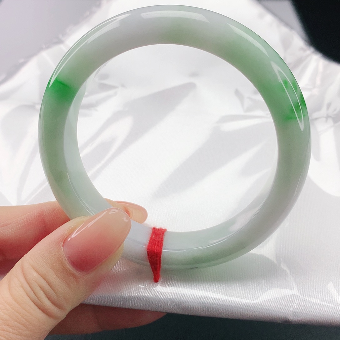 翡翠手镯未镶嵌翡翠324